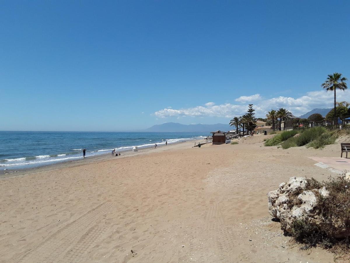 Beachfront Neptuno I, Complex,Views,Pool,Garden, Elviria Marbella Eksteriør billede