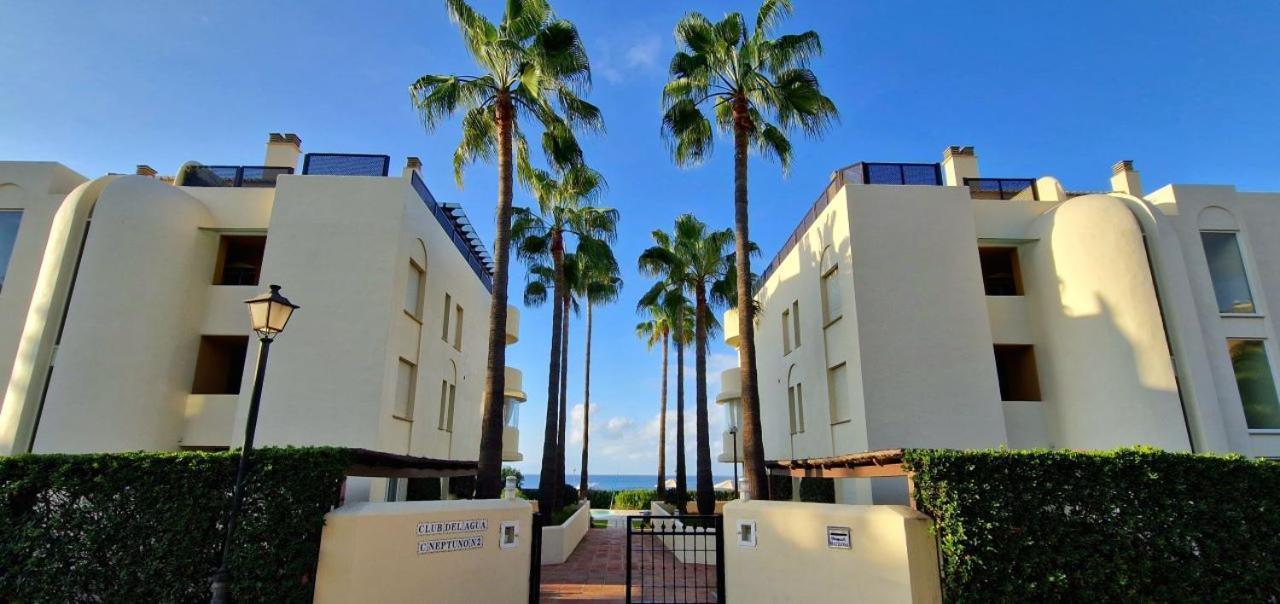 Beachfront Neptuno I, Complex,Views,Pool,Garden, Elviria Marbella Eksteriør billede
