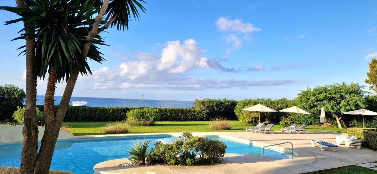 Beachfront Neptuno I, Complex,Views,Pool,Garden, Elviria Marbella Eksteriør billede