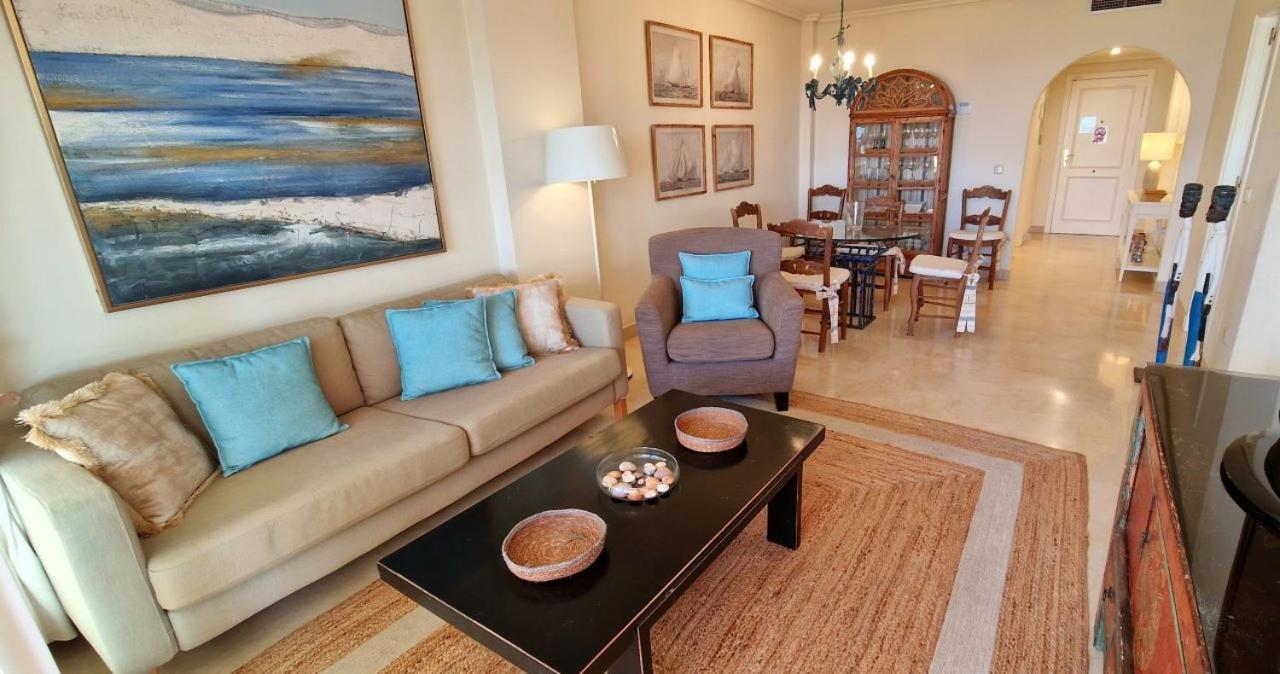 Beachfront Neptuno I, Complex,Views,Pool,Garden, Elviria Marbella Eksteriør billede