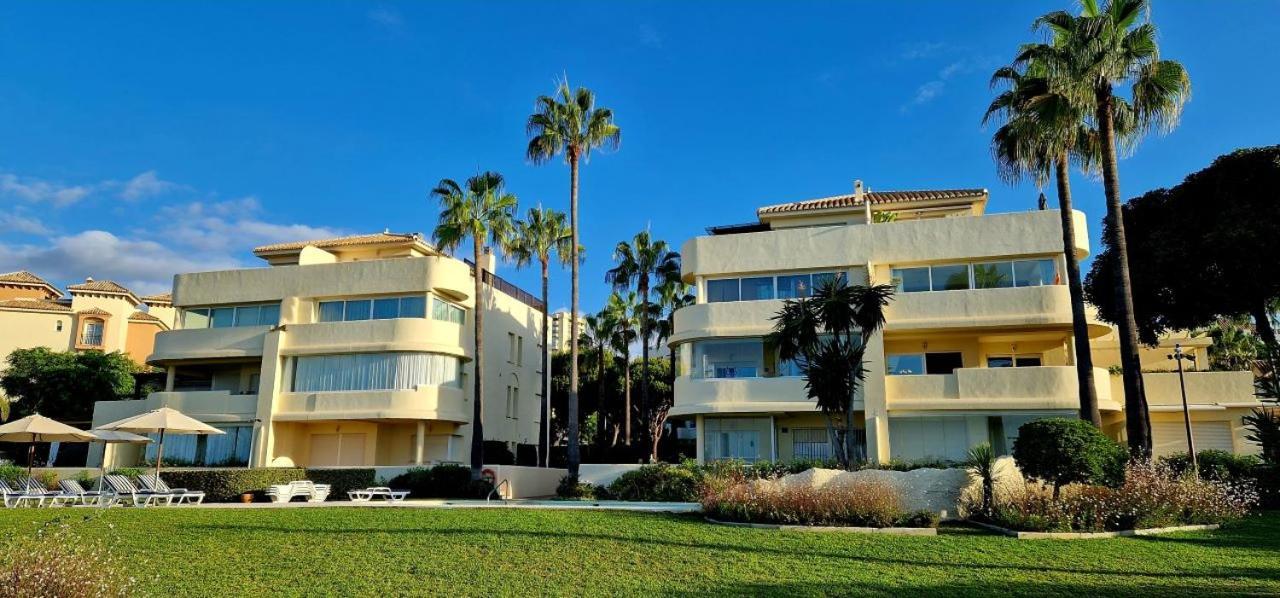 Beachfront Neptuno I, Complex,Views,Pool,Garden, Elviria Marbella Eksteriør billede