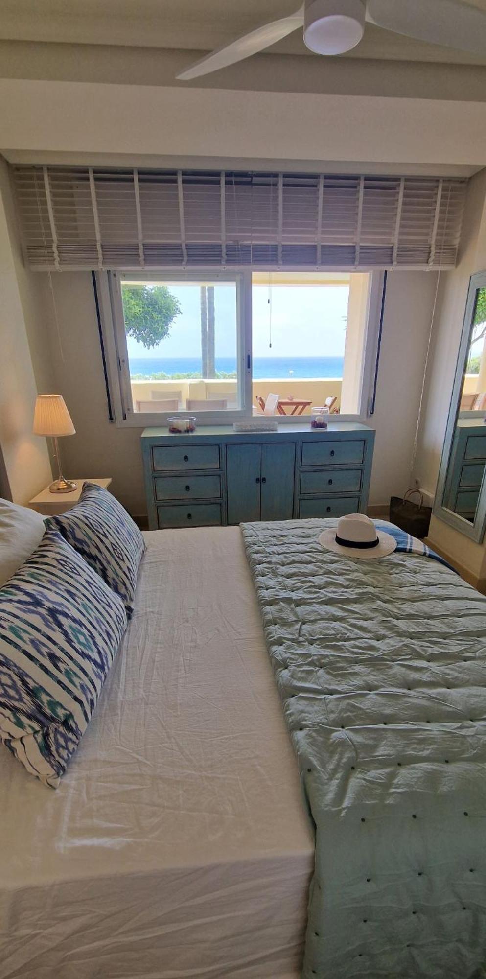 Beachfront Neptuno I, Complex,Views,Pool,Garden, Elviria Marbella Eksteriør billede